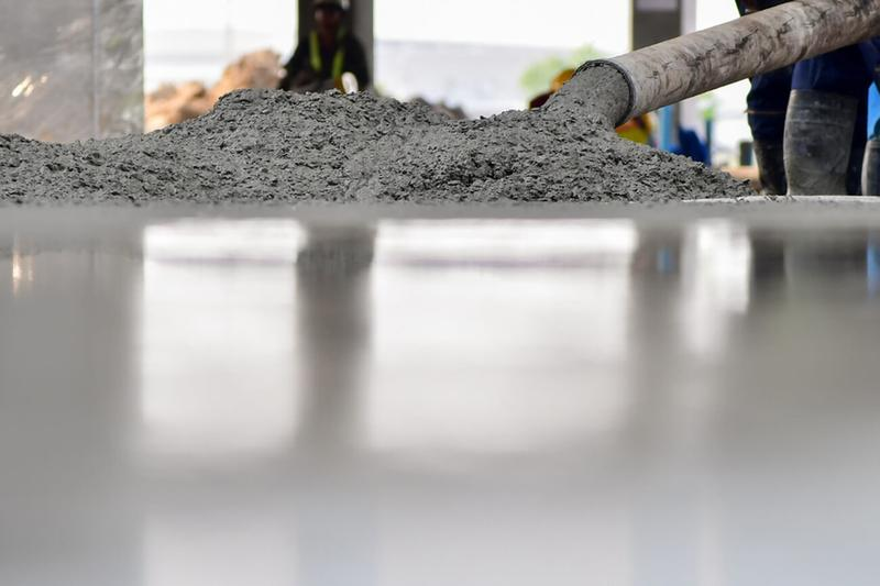 Suchy beton do montażu